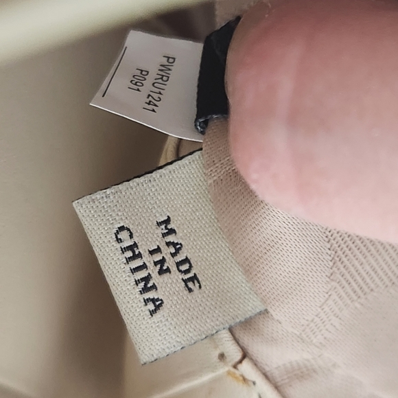 Kate Spade Wallet Pouch Patent Leather  Logo Zip - Picture 11 of 13